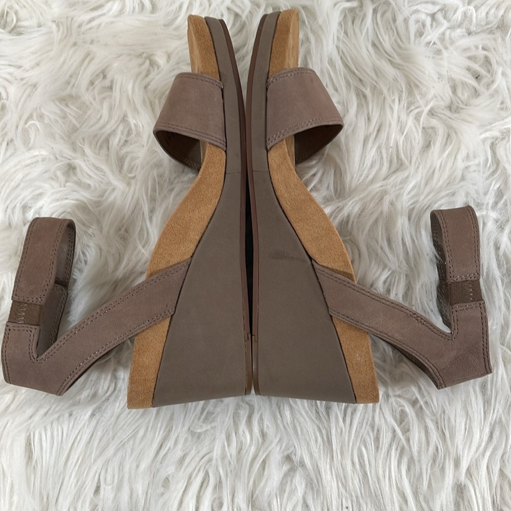 LUCKY BRAND Kanoa Taupe Suede Velcro Size 7 M Strappy 3” Wedge Sandals Tan/Brown - Picture 7 of 12